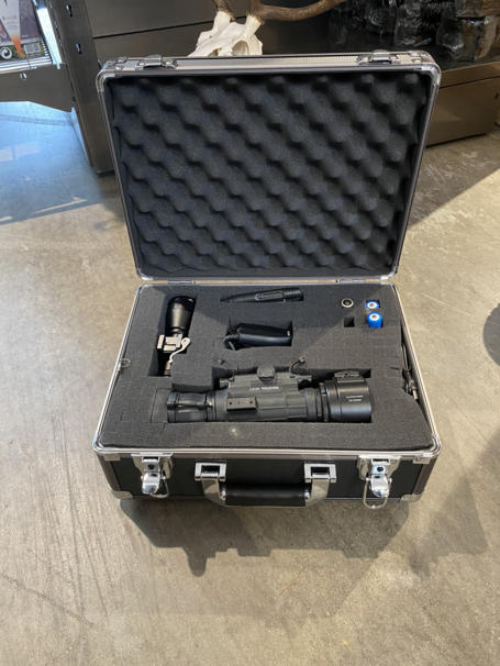 Beskyttelses kuffert aluminium med skum indlæg